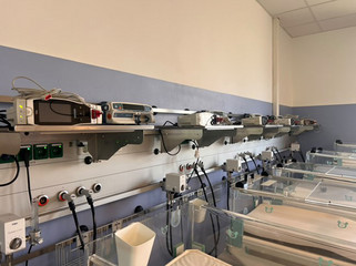 Betten der Abteilung Neonatologie im Orotta Hospital in Asmara