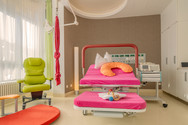 Ein moderner Kreißsaal im Immanuel Klinikum Bernau Herzzentrum Brandenburg