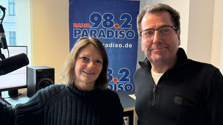 Julia Nogli mit Studiogast Univ.-Prof. Dr. med. Christian Butter