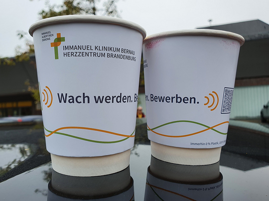 Immanuel Klinikum Bernau Herzzentrum Brandenburg | Nachrichten | Traumjob To-go | Kaffebecher | Personalgewinnung